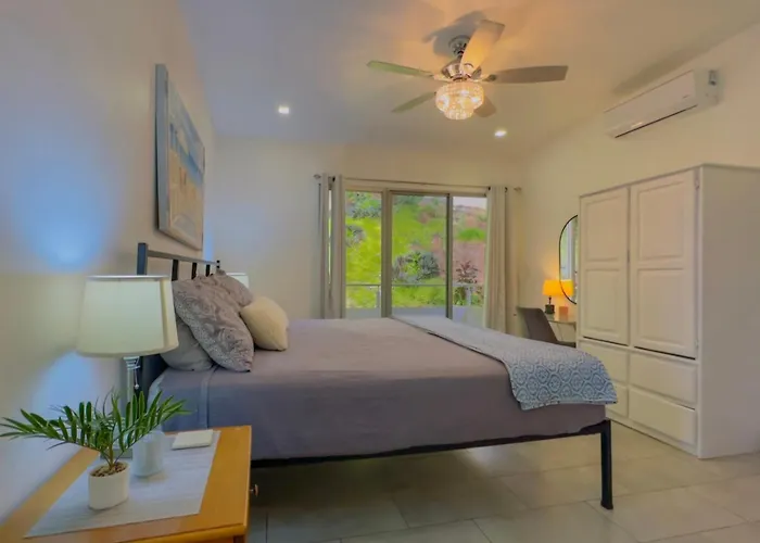 Сasa de vacaciones Gorgeous Ocean View Private Home, 4 Bedrooms With En Suite, Private Plunge Pool *